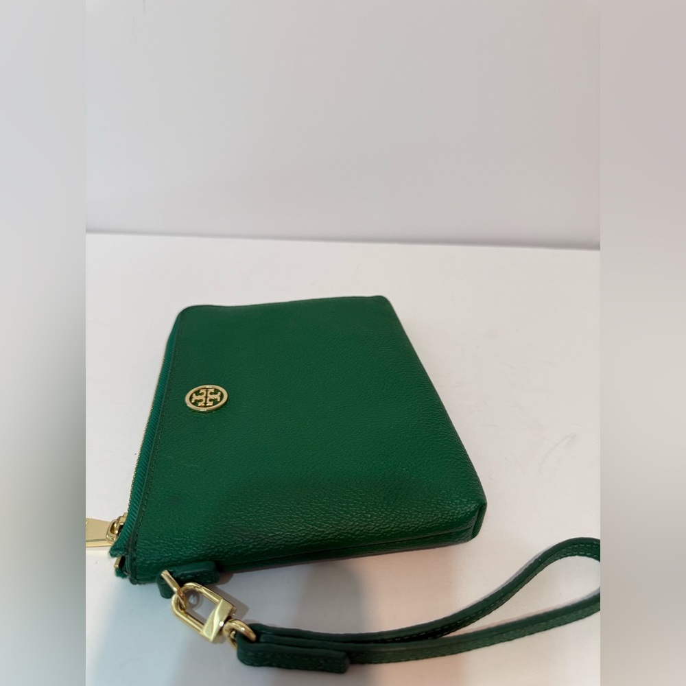 Tory Burch Emerald Green Pebbled Leather Wristlet - Picture 3 of 6